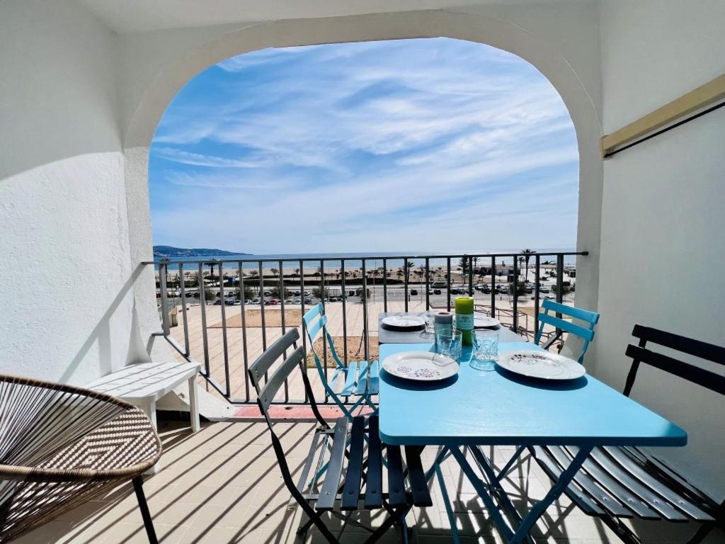 شقة Sylvia 4A - Estudio En Primera Linea De Mar - Centrico - Terraza Vista Mar - Playa - Wifi إمبوريابرافا المظهر الخارجي الصورة